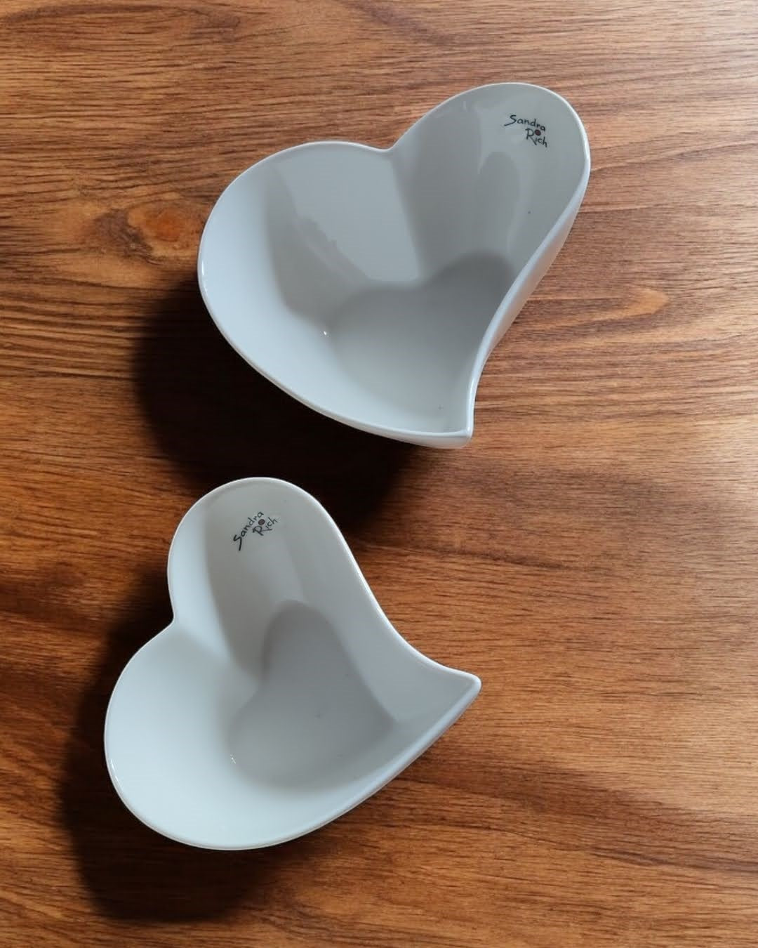 Porcelænsskåle i hjertefacon