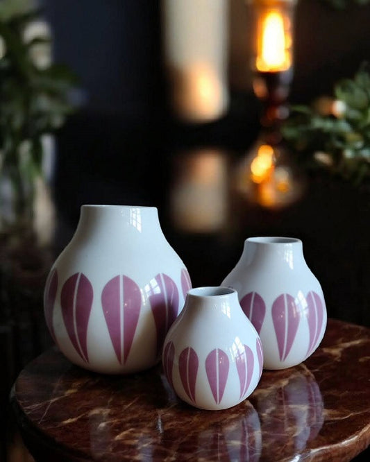 Porslinsvas med Lotusmönster